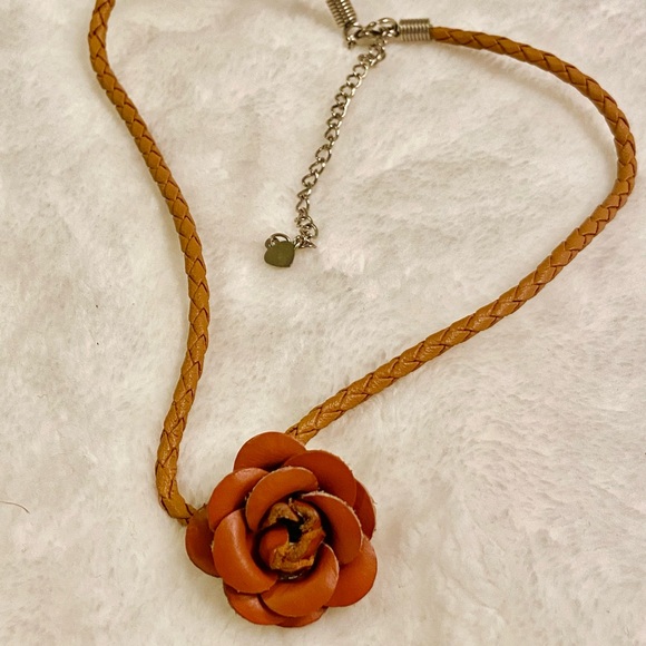 Wood and leather jewelry - Picture 5 of 13